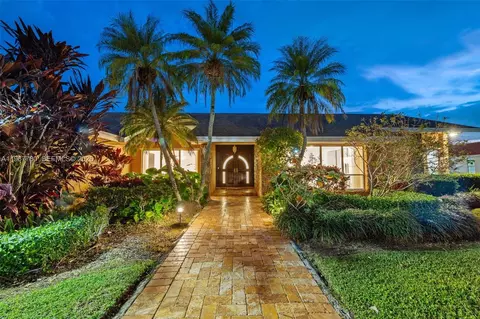 7720 SW 183rd Ter, Palmetto Bay, FL 33157