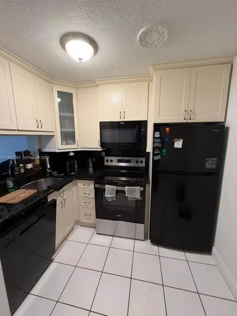 488 NW 165th St Rd #B-614, Miami, FL 33169