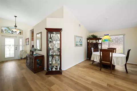 372 NW 45th Ter, Deerfield Beach, FL 33442