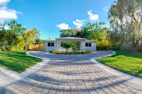 6634 SW 76th Ter, South Miami, FL 33143