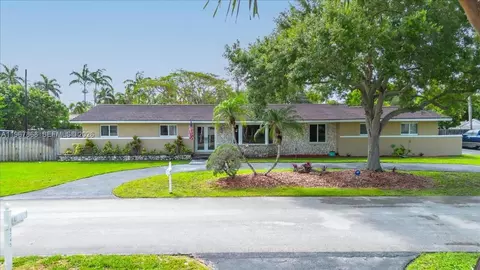 9750 SW 143rd Dr, Miami, FL 33176