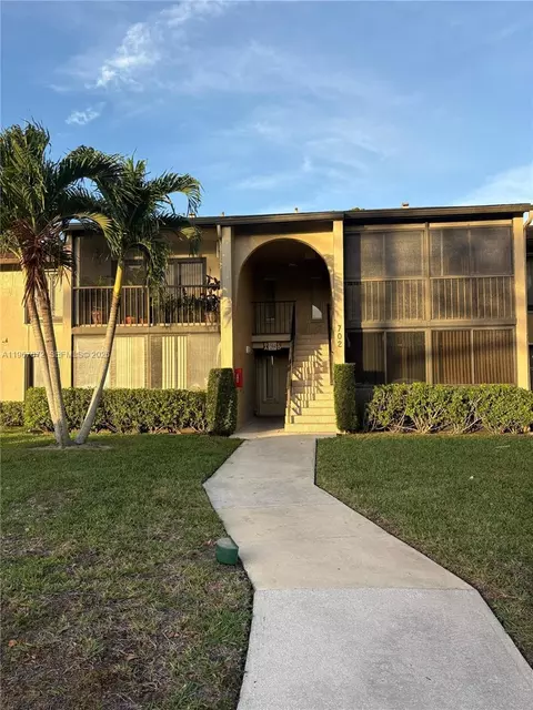 702 Sunny Pine Way #A1, Greenacres, FL 33415