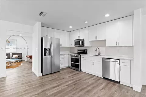 10360 SW 24th St, Miami, FL 33165