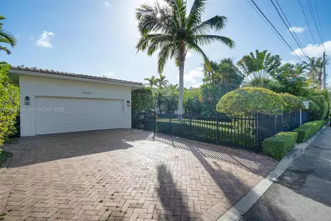 Exterior - 10121 E Broadview Dr, Bay Harbor Islands, FL 33154 photo 4 of 10