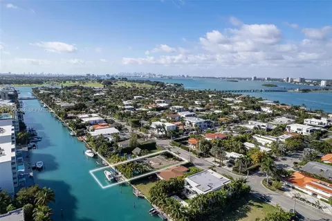 View/Area - 10121 E Broadview Dr, Bay Harbor Islands, FL 33154 photo 8 of 11