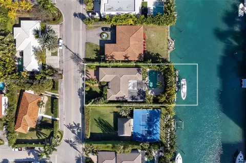 10121 E Broadview Dr, Bay Harbor Islands, FL 33154