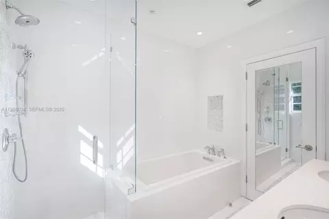 Bath - 10121 E Broadview Dr, Bay Harbor Islands, FL 33154 photo 3 of 5