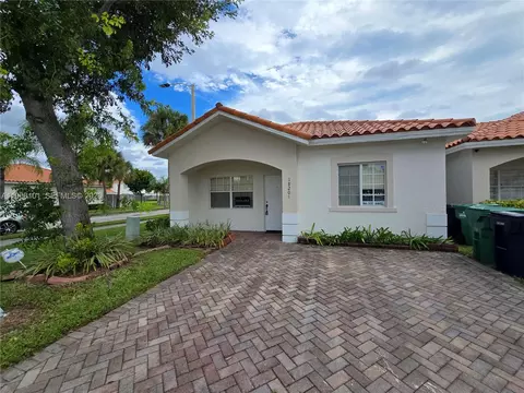 18201 SW 109th Pl, Miami, FL 33157