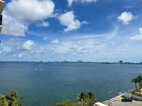 600 NE 36th St #820, Miami, FL 33137