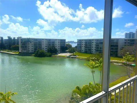 2851 Leonard Dr #J502, Aventura, FL 33160
