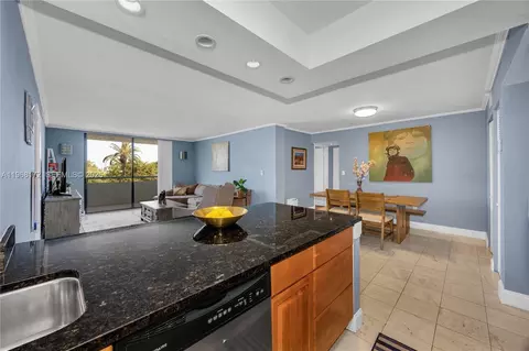 7300 Wayne Ave #405, Miami Beach, FL 33141