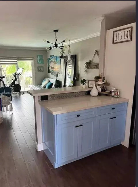 140 NW 14th Ave #6, Miami, FL 33125