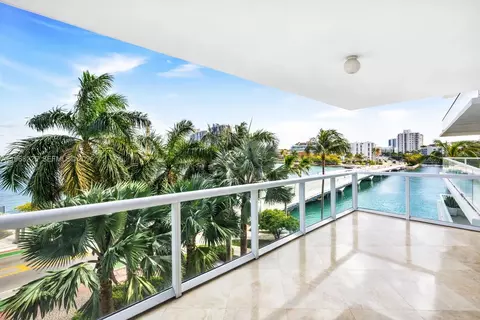 10 Venetian Way #403, Miami Beach, FL 33139