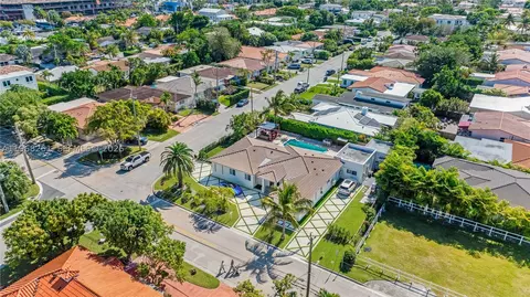 500 94th St, Surfside, FL 33154