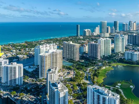 20505 E Country Club Dr #634, Aventura, FL 33180