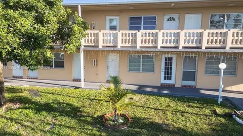 20311 NE 2nd Ave #15, Miami, FL 33179
