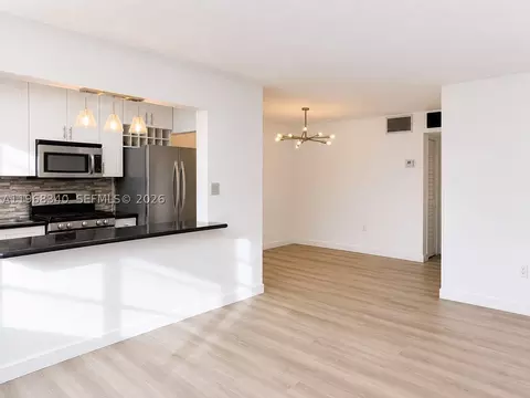 20311 NE 2nd Ave #15, Miami, FL 33179
