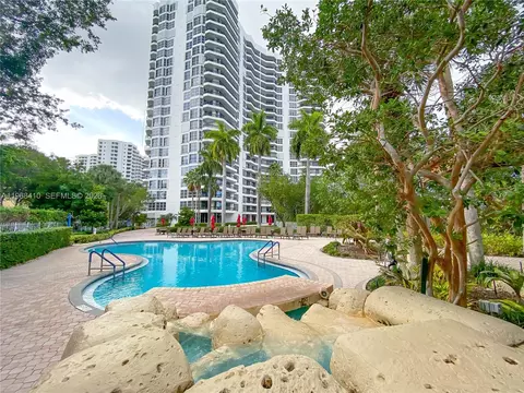 3400 NE 192nd St #LPH7, Aventura, FL 33180