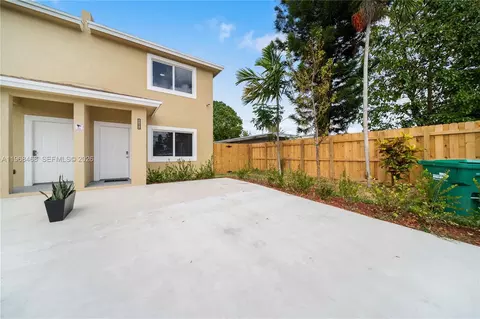 1185 NE 111th St, Miami, FL 33161