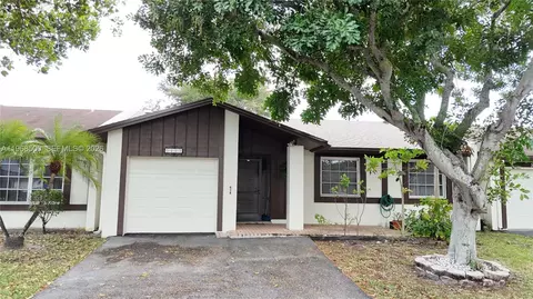 5403 Laurel Oak St, Delray Beach, FL 33484
