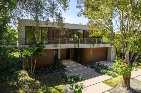 6450 SW 82nd St, Miami, FL 33143