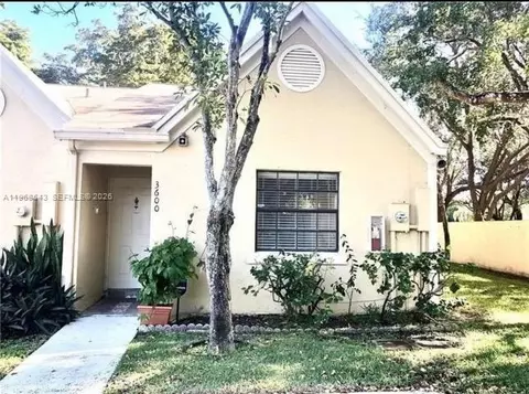 3600 NW 83rd Ln, Sunrise, FL 33351