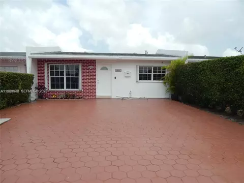2054 SW 102nd Ct, Miami, FL 33165