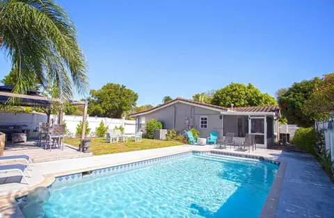 2450 NE 18th St, Pompano Beach, FL 33062