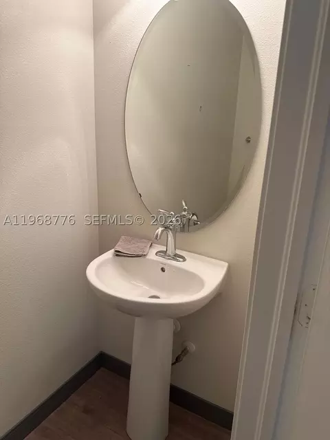 Bath - 4717 Chatterton Way, Riverview, FL 33578 photo 3 of 4
