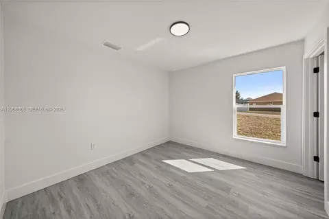 Bedroom - 9989 SW 42nd Ave, Ocala, FL 34476 photo 6 of 9