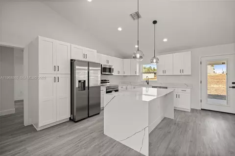 Kitchen - 9989 SW 42nd Ave, Ocala, FL 34476 photo 1 of 2