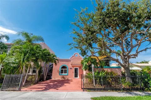 1633 Tyler St, Hollywood, FL 33020