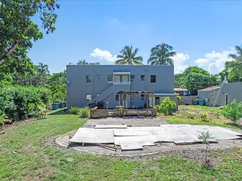 11402 NE 8th Ct, Biscayne Park, FL 33161