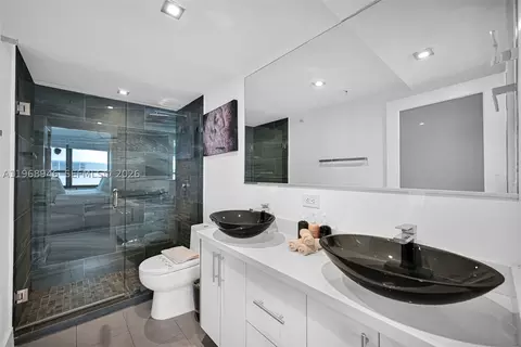 5225 Collins Ave #714, Miami Beach, FL 33140