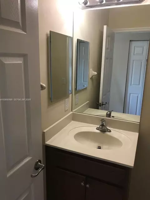 Bath - 17525 SW 153rd Path, Miami, FL 33187 photo 2 of 4