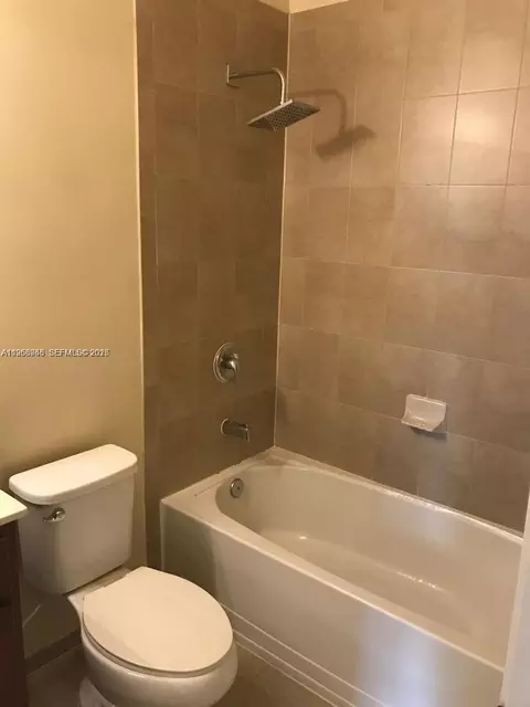 Bath - 17525 SW 153rd Path, Miami, FL 33187 photo 3 of 4