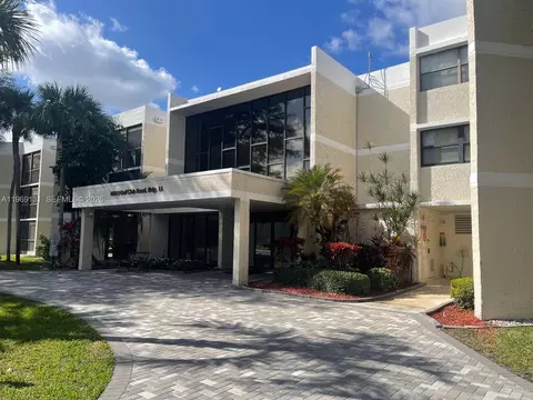 16500 Golf Club Rd #204, Weston, FL 33326