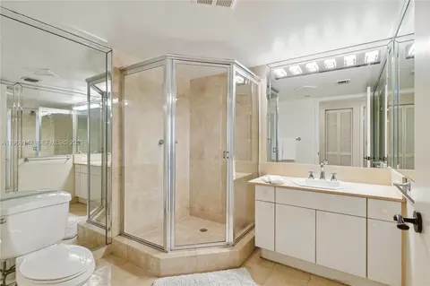 Bath - 8855 Collins Ave #4B, Surfside, FL 33154 photo 1 of 3