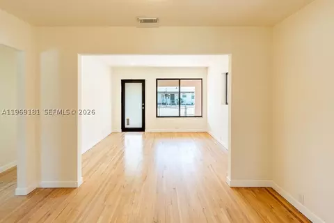 415 E 52nd St, Hialeah, FL 33013 photo 7