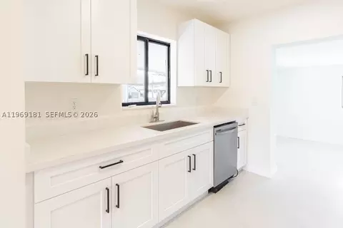 415 E 52nd St, Hialeah, FL 33013 photo 9