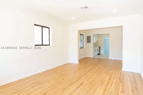415 E 52nd St, Hialeah, FL 33013 photo 4