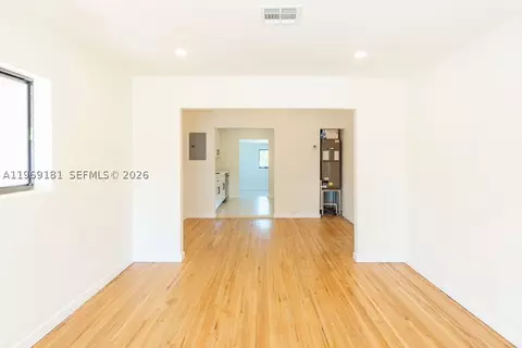415 E 52nd St, Hialeah, FL 33013 photo 3
