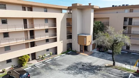 8889 W Fontainebleau Blvd #505, Miami, FL 33172