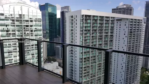 68 SE 6th St #3305, Miami, FL 33131