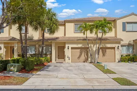 4722 Lago Vista Dr, Coconut Creek, FL 33073