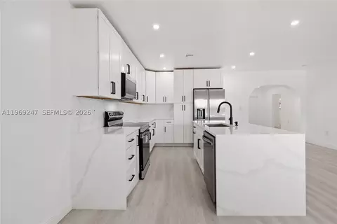 3341 NW 7th St, Lauderhill, FL 33311