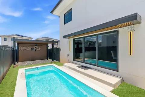 1396 NW 3rd St, Florida City, FL 33034