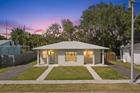 208 SW 2nd Pl, Dania Beach, FL 33004