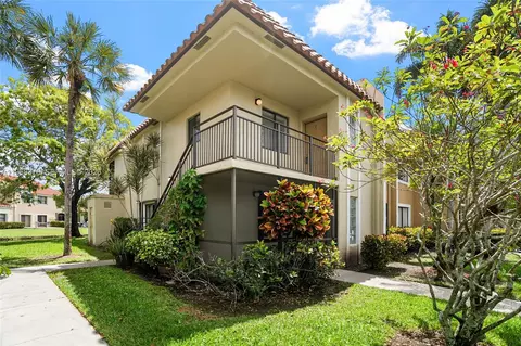 432 Lakeview Dr #201, Weston, FL 33326