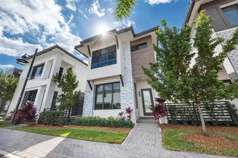 8120 NW 43rd St, Doral, FL 33166